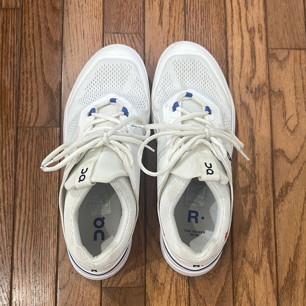 On Running mens White Sneakers